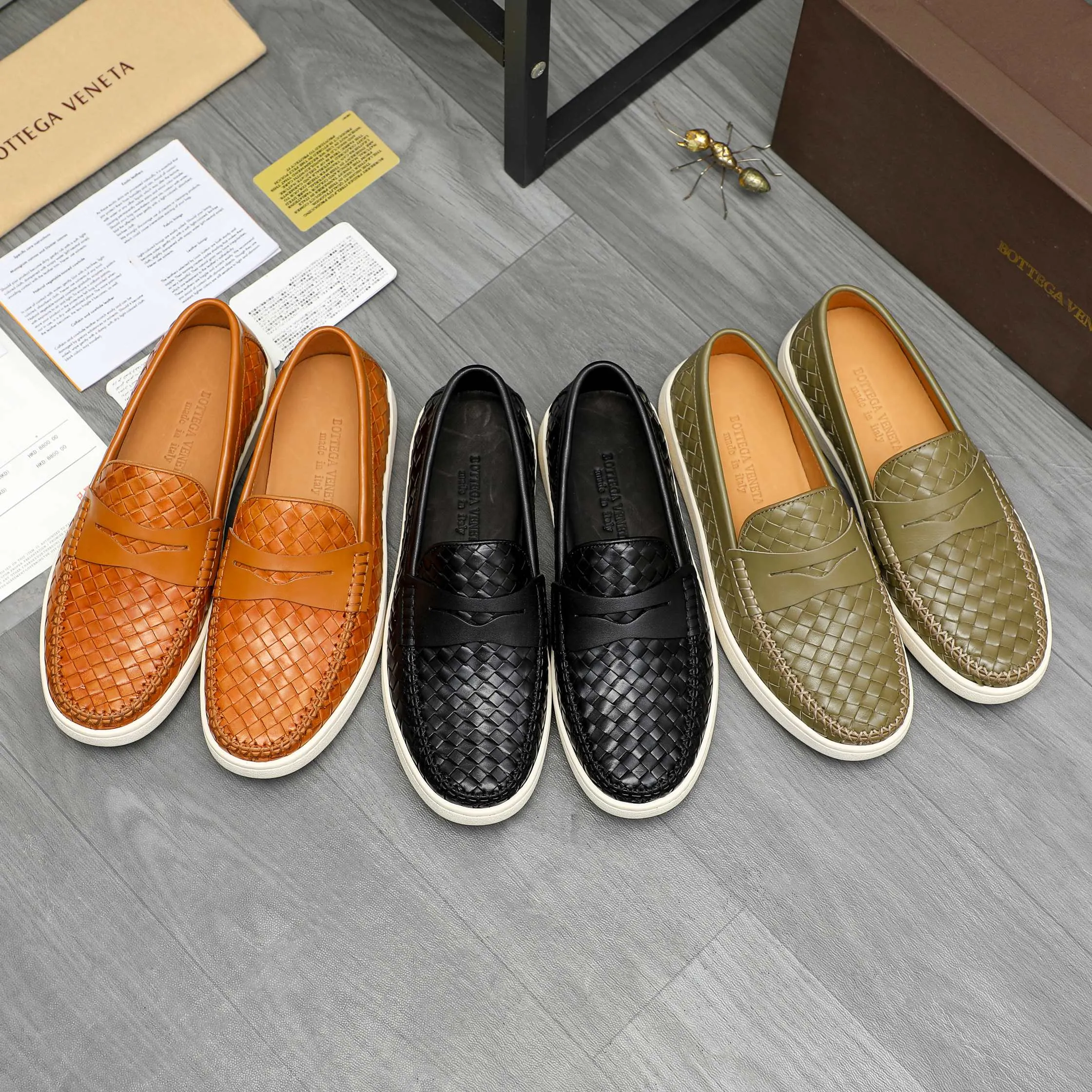 Men's shoes 💰500 Product trademark: BV "Bottega Veneta" woven slip-on casual men's shoes Regular size: 38-45 (custom-made 45 non-returnable) Product materials: Selected woven cowhide upper, cowhide lining, rubber outsole